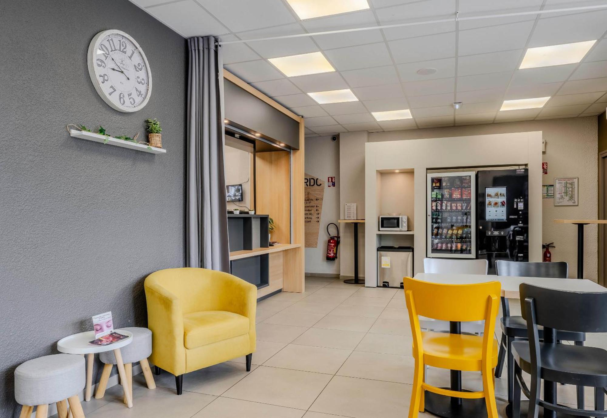 B&B Hotel Cambrai Proville Bagian luar foto