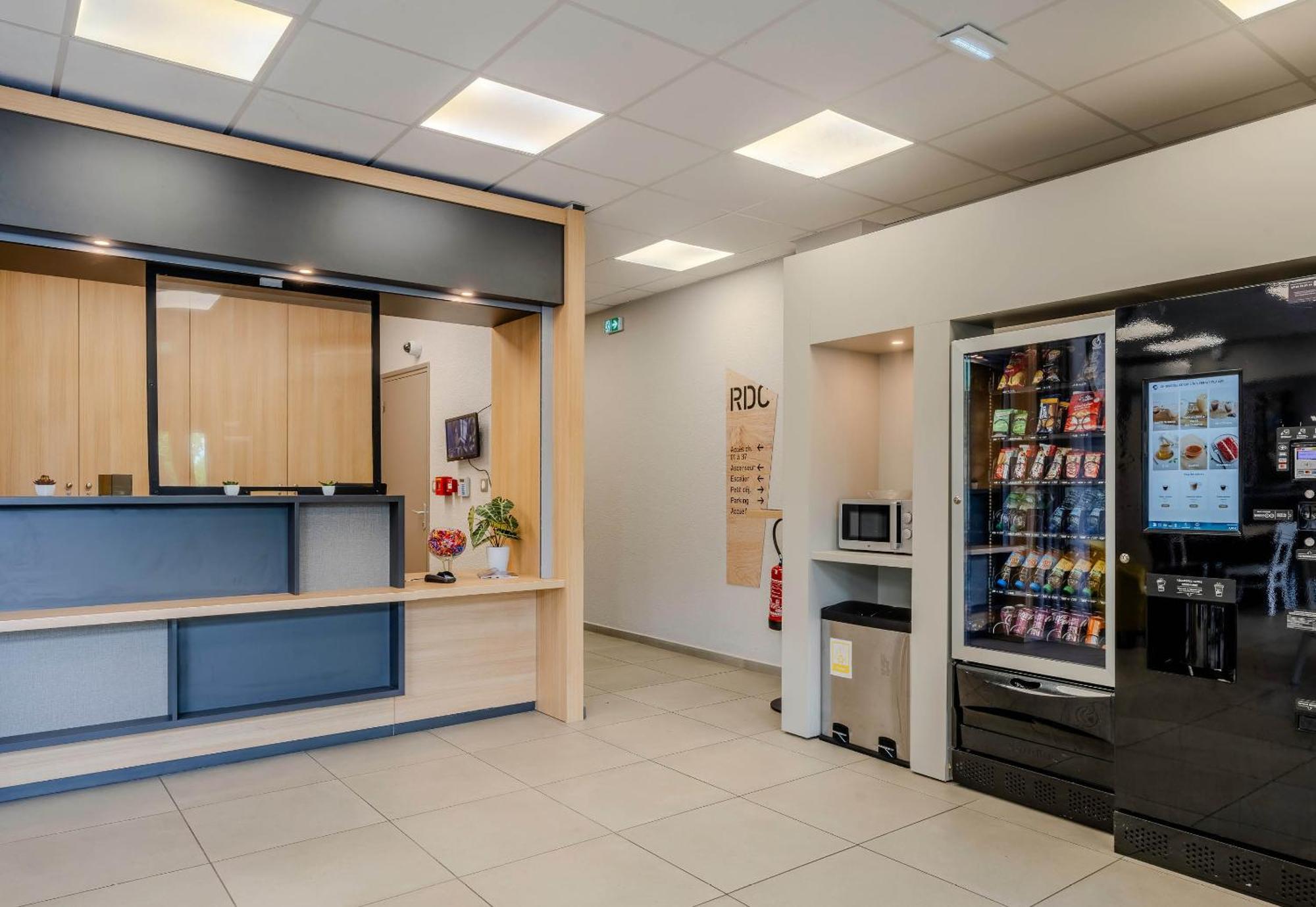 B&B Hotel Cambrai Proville Bagian luar foto