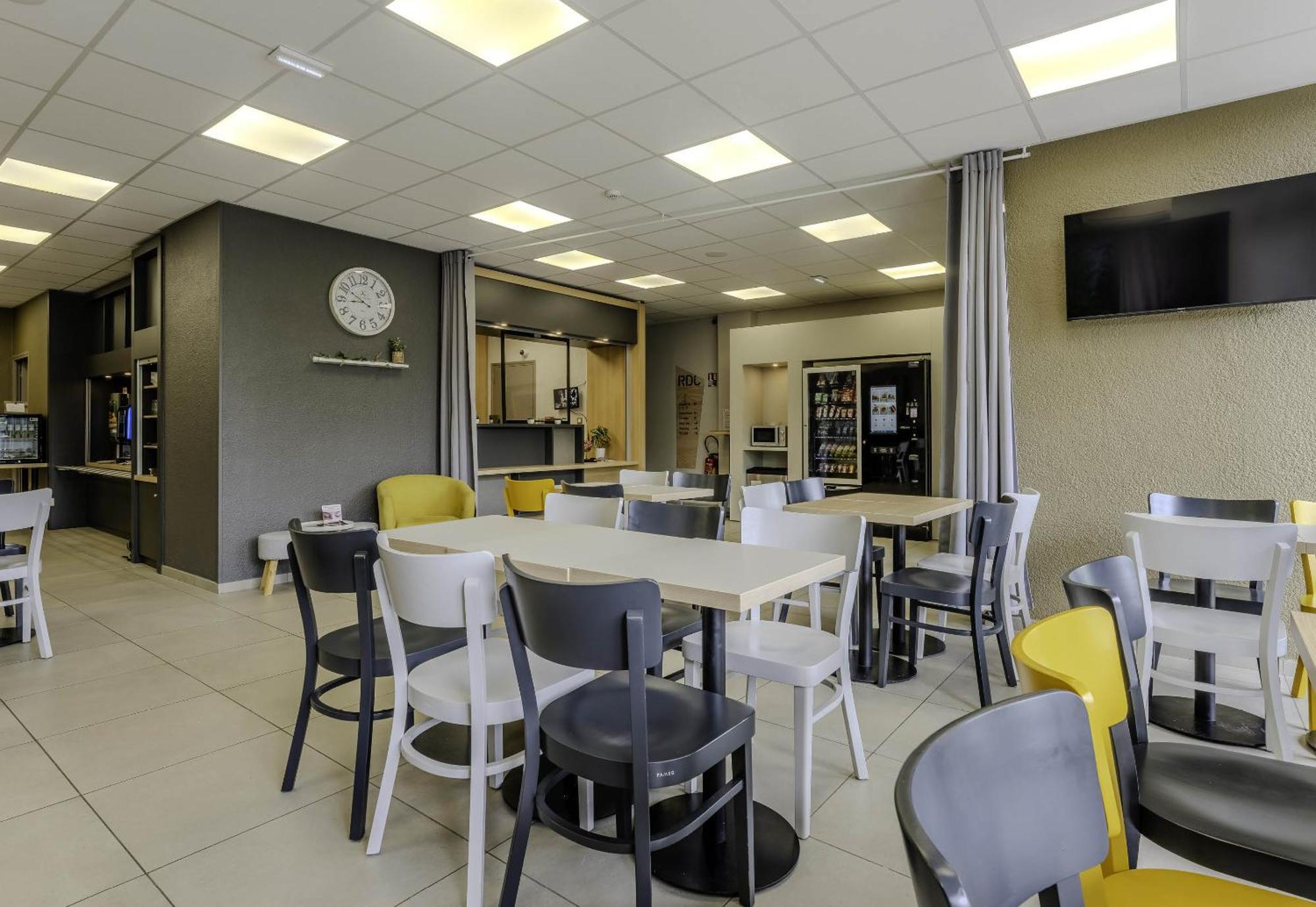 B&B Hotel Cambrai Proville Bagian luar foto